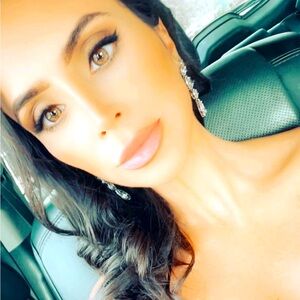 Meet your Posher, Cassandra